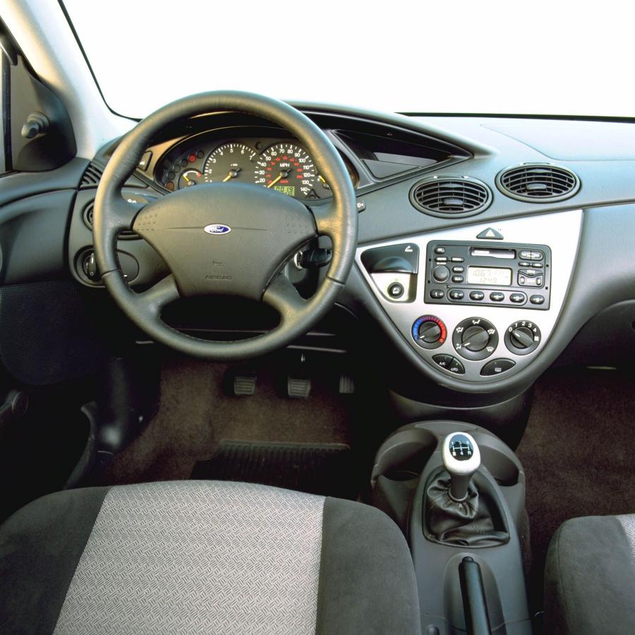  Ford Focus Wagon 1999 года  (фото 27 из 75)